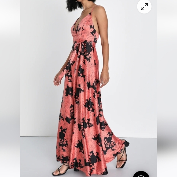 NWT Lulu's Tea Gardens Rusty Rose Floral Print Satin Maxi Dress Medium - Picture 1 of 13